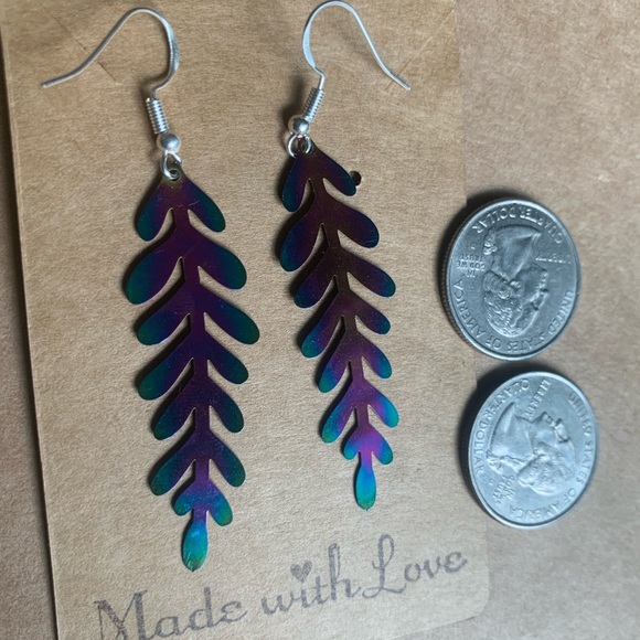 ✨NWT✨ Iridescent Fern Dangling Earring ✨Handmade✨ Artisan✨925 Silver Hooks - Picture 3 of 6